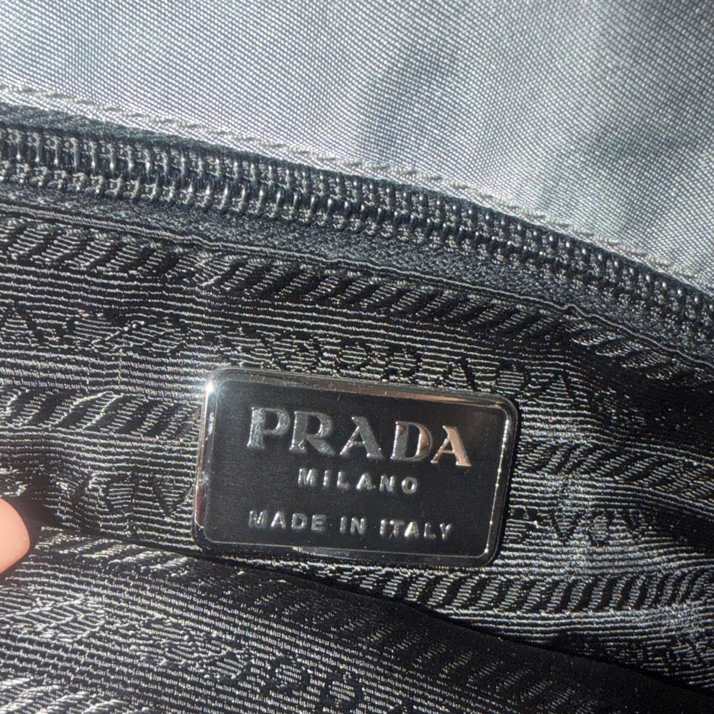 💯💯Authentic Prada Tessuto Nylon Shoulder Bag with Silver Handle - Picture 8 of 13